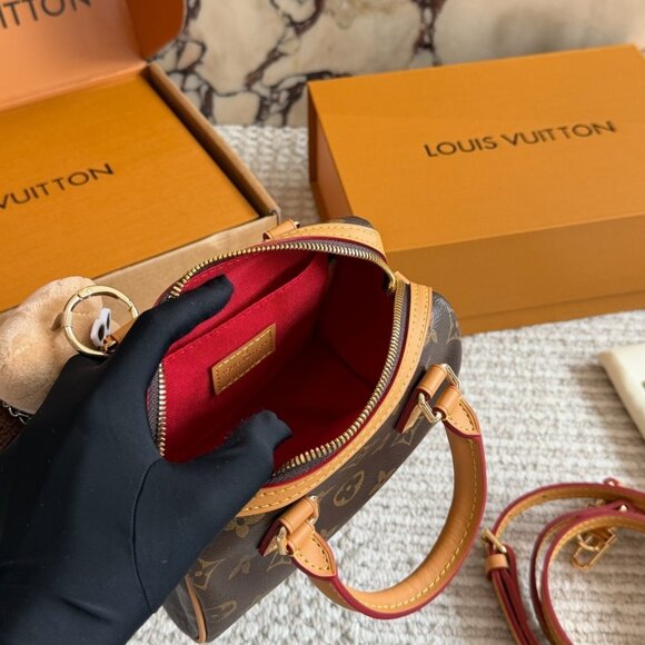 Louis Vuitton Monogram Mini Speedy Bag w/ Cute Hello Kitty Charm Handmade Detail - Picture 8 of 9